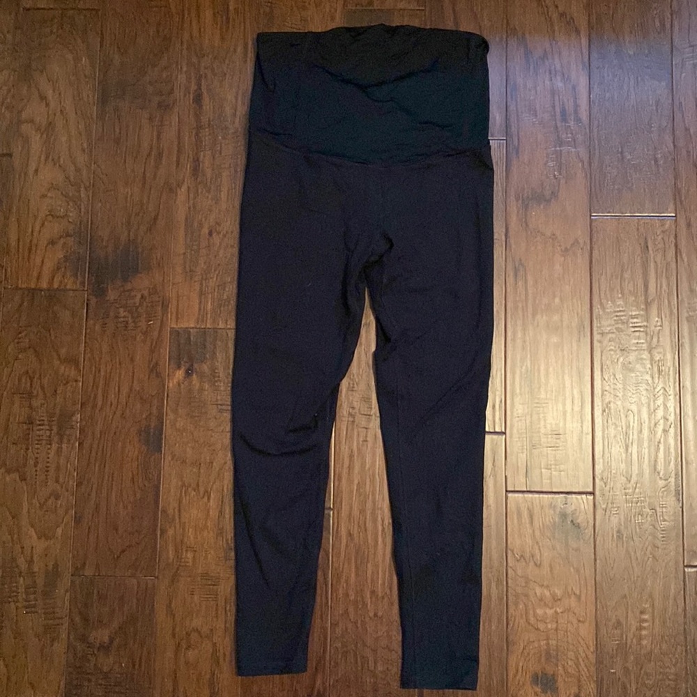 Ingrid and Isabelle - Be Maternity. Black Leggings. Size Medium